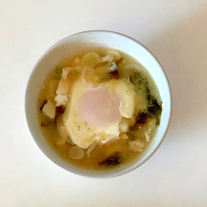 かたゆで卵の簡単味噌汁
